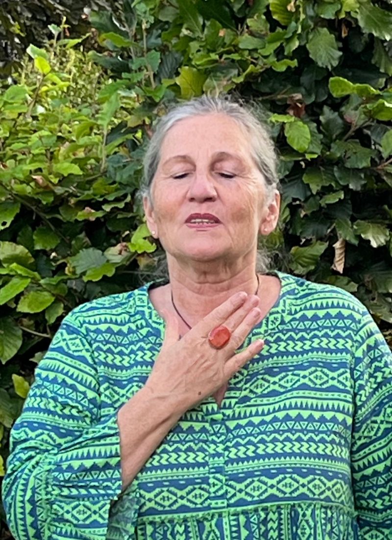 Kaiser Andrea unterstützt Menschen bei emotionaler Heilung und Klarheit